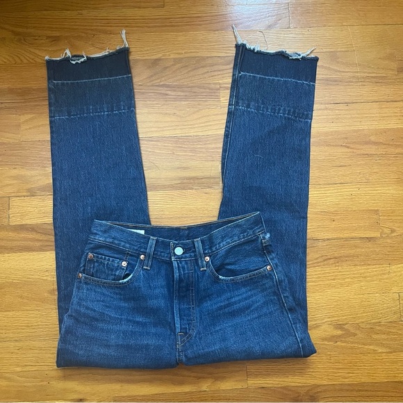 Levi Premium 501 Dark Wash Distressed Jeans A7 - Picture 1 of 7